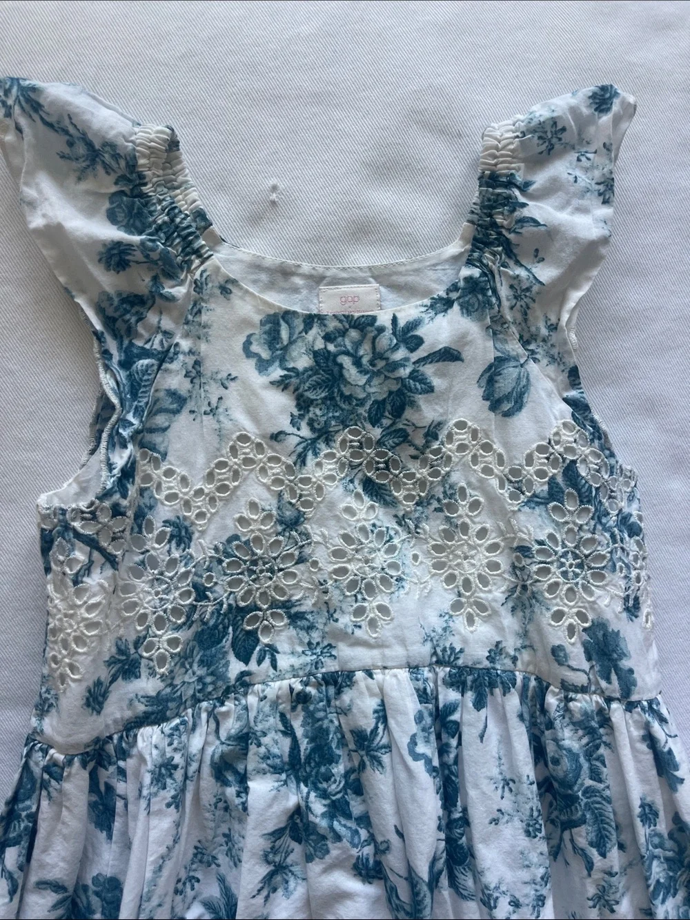 GAP Girls Size 5 White and Teal Floral Lace Dress